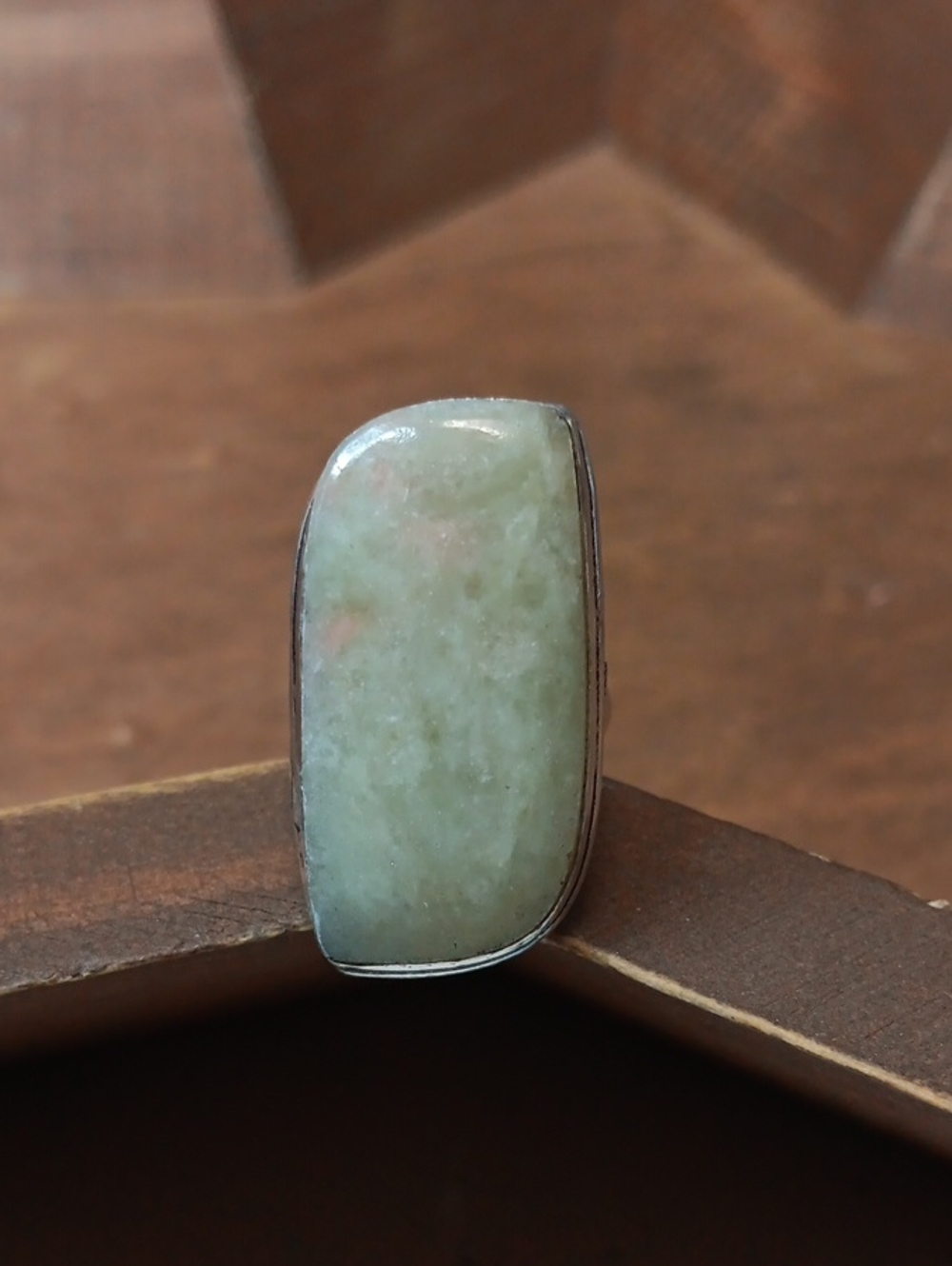 Green Serpentine Ring - Elegant Women's Jewelry